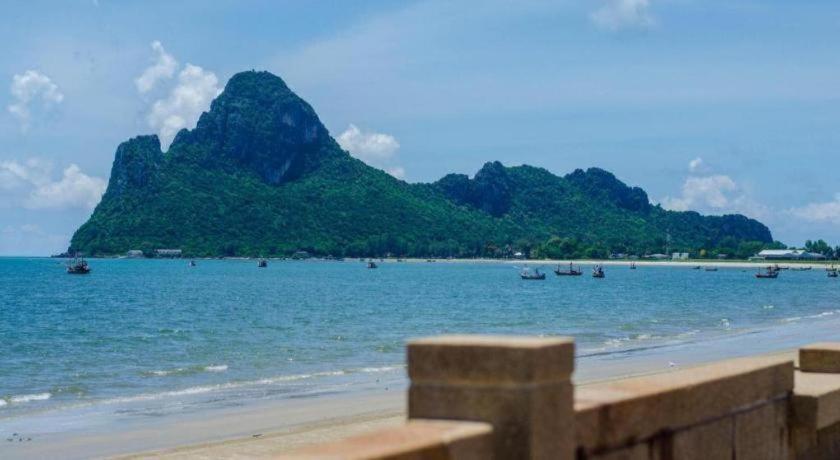 Joy Hotel Prachuap Khiri Khan Exterior photo